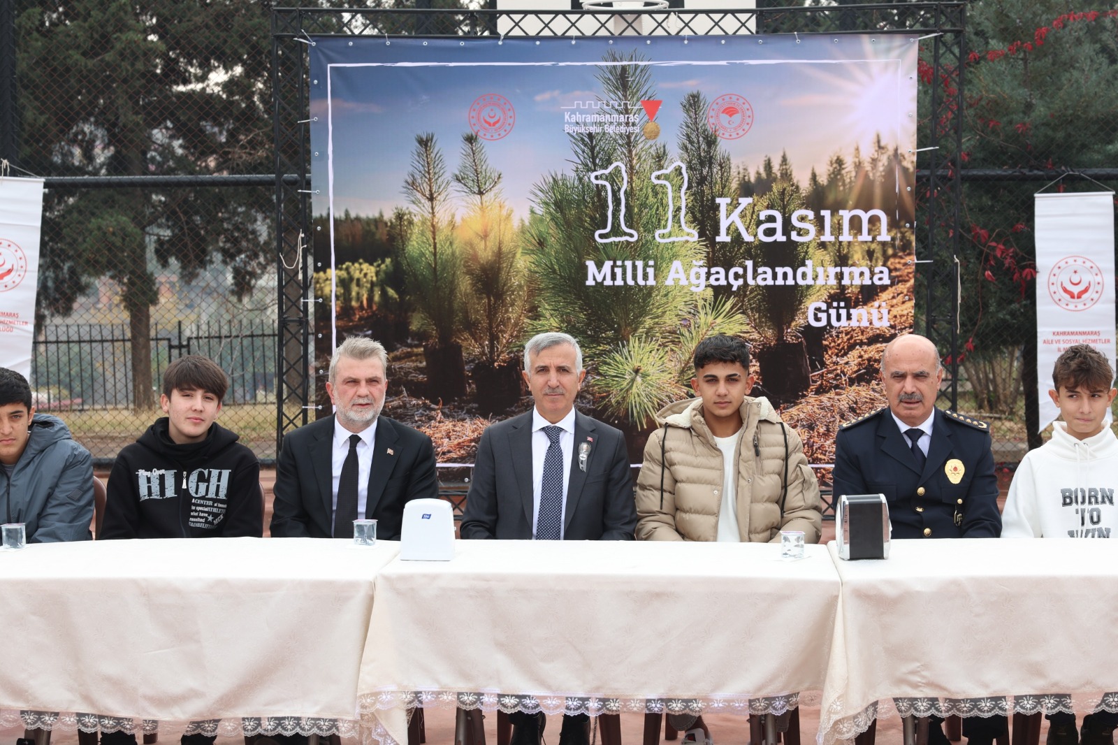 Valimiz Mükerrem Ünlüer, Milli Ağaçlandırma Günü Münasebetiyle Fidan Dikme Etkinliğine Katıldı