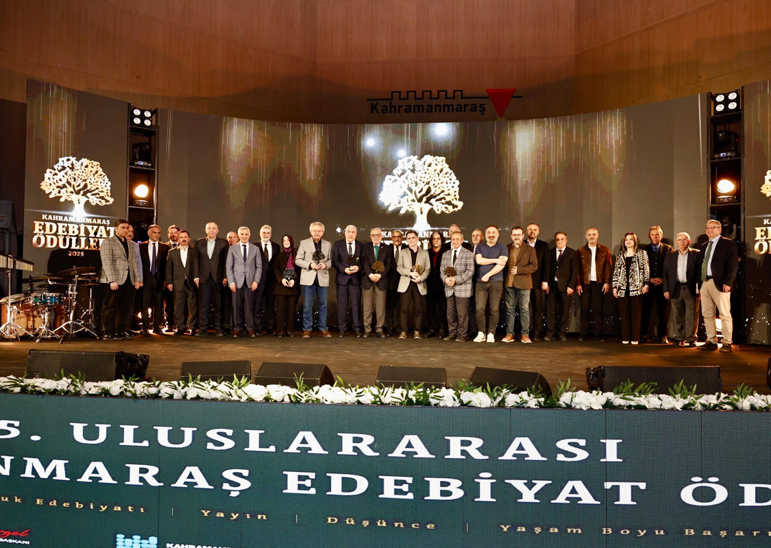 Vali Ünlüer, 5. Uluslararası Kahramanmaraş Şiir ve Edebiyat Ödülleri Takdim Törenine Katıldı