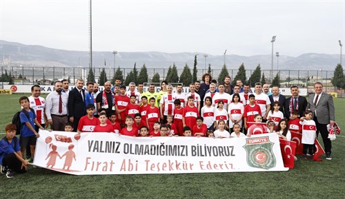Vali Ünlüer, 2. Geleneksel Şehit ve Gazi Çocukları Futbol Müsabakasına Katıldı