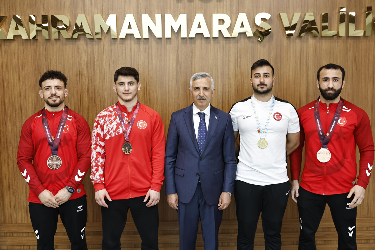 Vali Ünlüer, Dereceye Giren Sporcuları Misafir Etti 