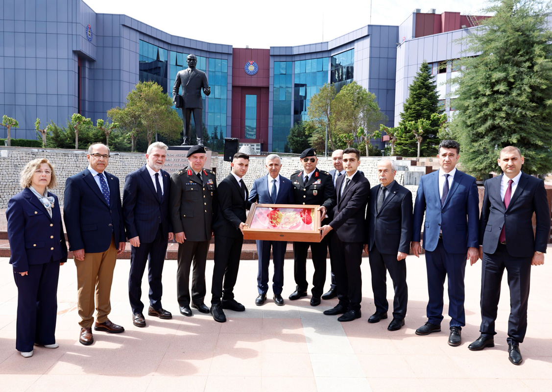 57. Piyade Alayı Sancağı Düzenlenen Törenle Çanakkale’ye Uğurlandı