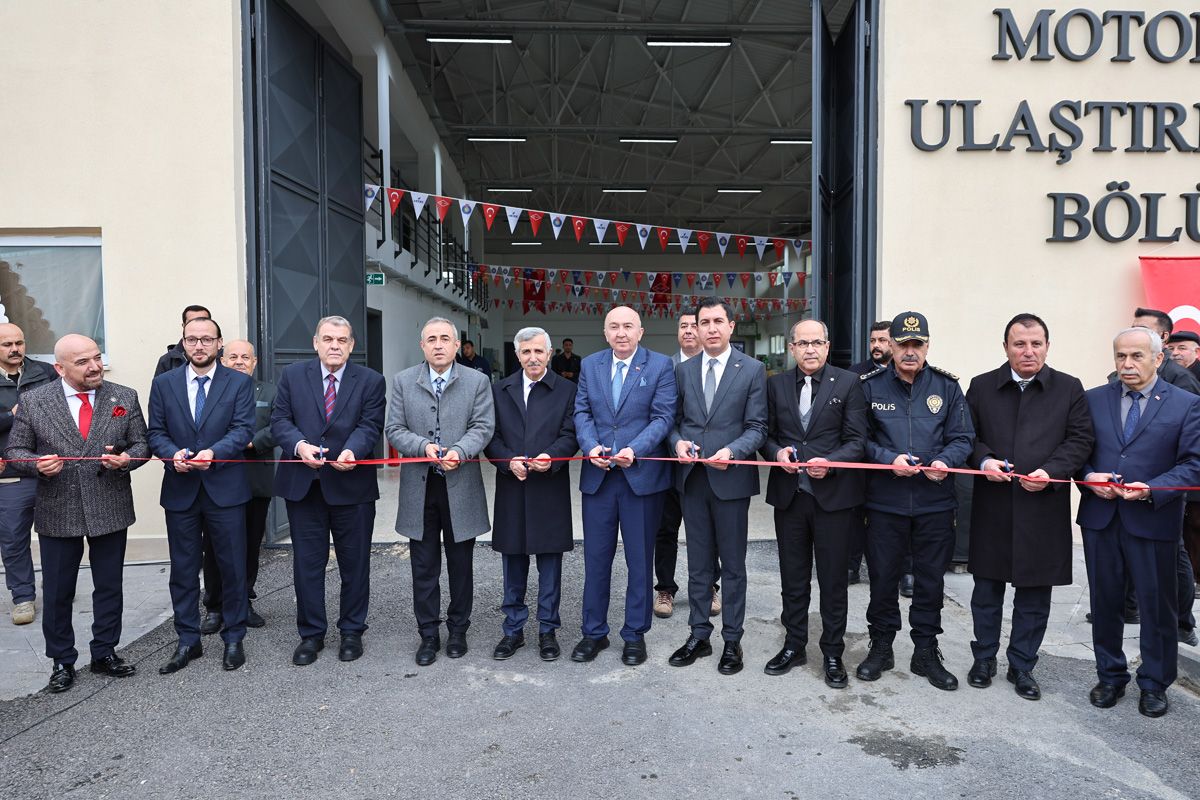 Vali Ünlüer, Oto Ekspertiz TSE- Hizmet Yeterlilik Belgesi Takdim Törenine Katıldı